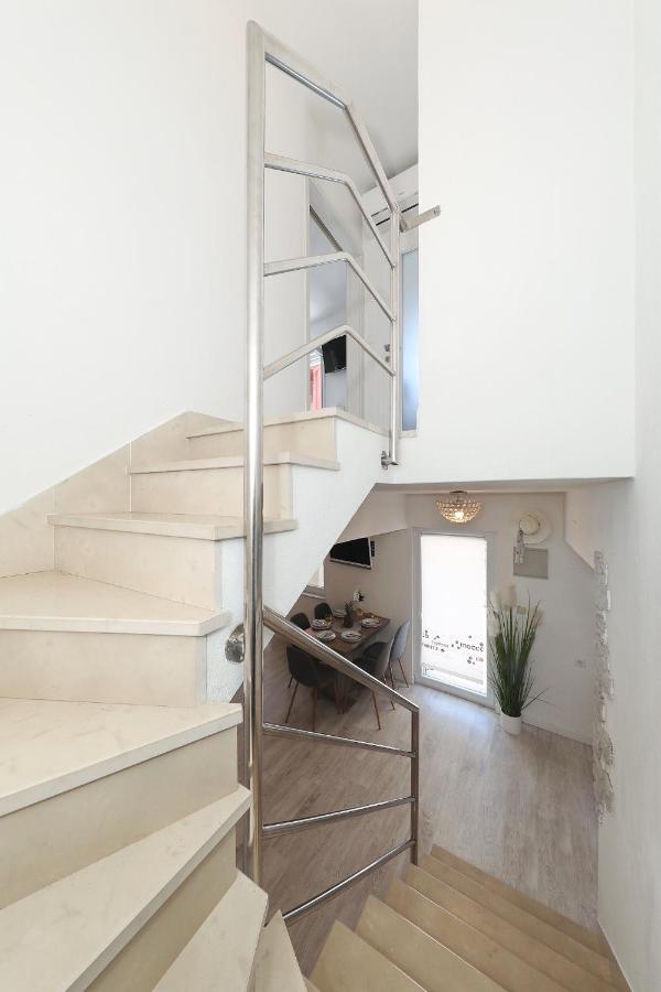 Holiday Home Maria One Minute From -Beach Zadar Extérieur photo